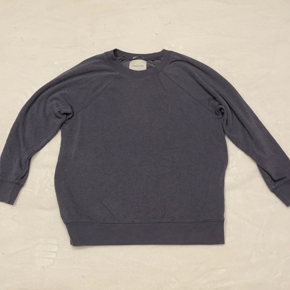 American Eagle size Medium Dark blue crew neck - Picture 1 of 2